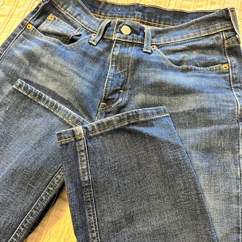 Levi’s 514 blue jeans, 28X30